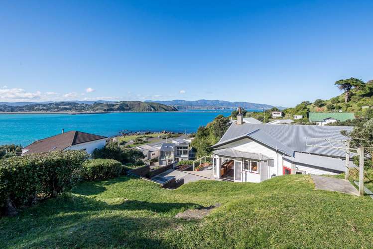 10 Hungerford Road Lyall Bay_3