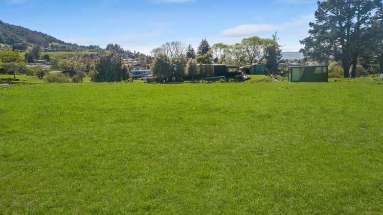 11 Lloyd Crescent Pukehangi_6