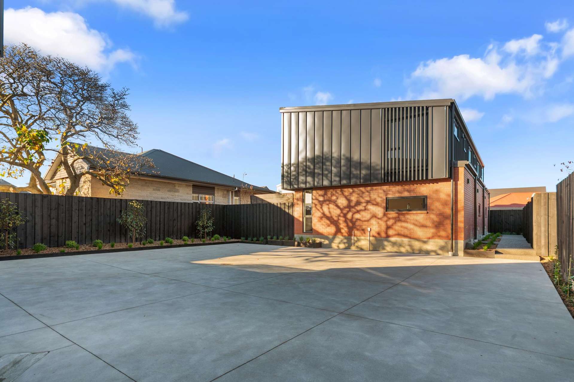 2/10 Seddon Street Sydenham_0