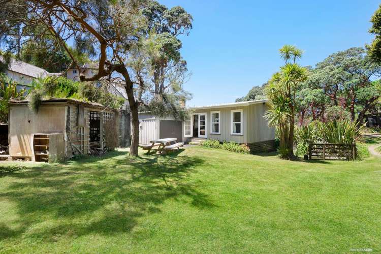 15 Moureeses Bay Road Whananaki_15