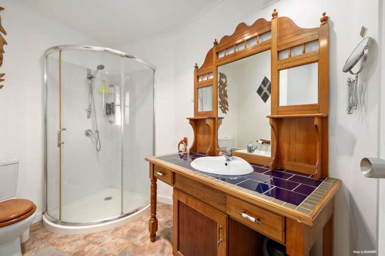 32 Mile Road Bombay_11