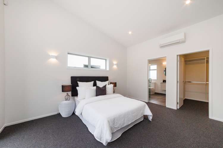 8 Roots Street East Feilding_14