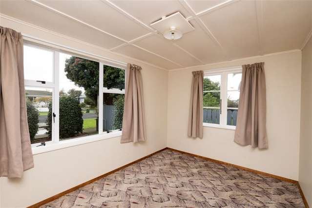 12 Dixon Avenue Hawera_3