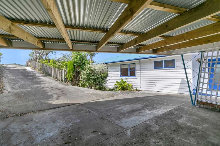 115 Dowse Drive Maungaraki_19