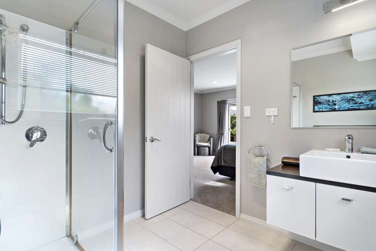 213 Woodside Road Woodside_12