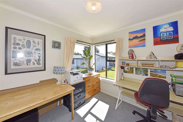 39 Achilles Street Burwood_16