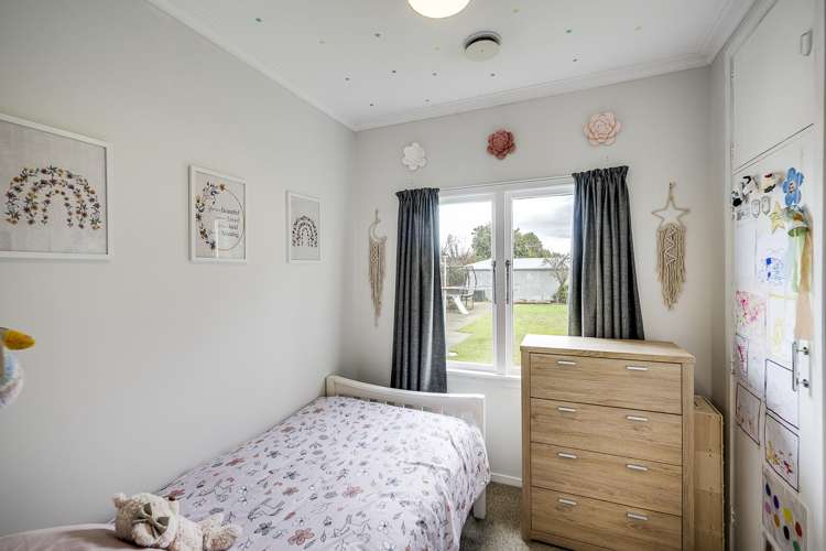 818 Oliphant Road Raureka_11