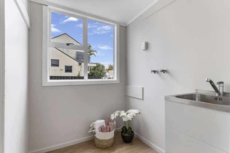 2 Archlynn Road Kelston_15