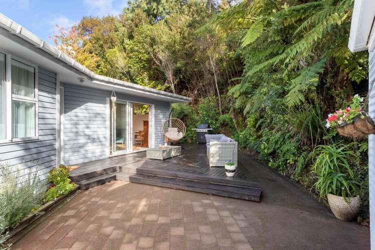 9 Harold Grove Stokes Valley_16