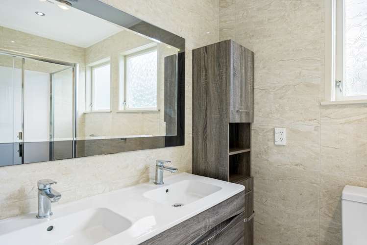 18 Rewarewa Road Te Atatu Peninsula_10