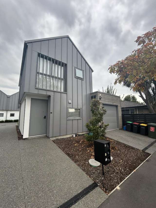 Fabulous Spacious Townhouse