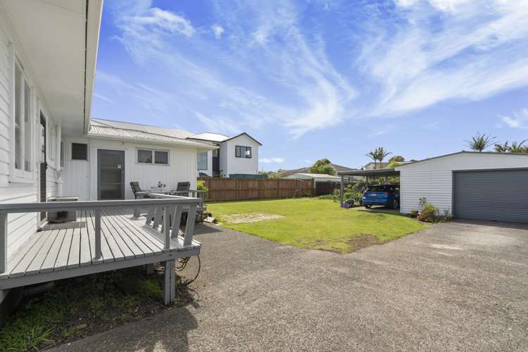 63 Gloria Avenue Te Atatu Peninsula_12