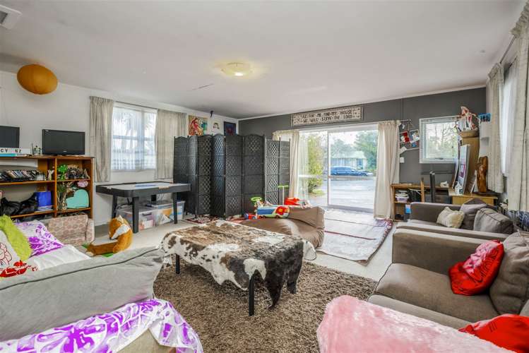 8 Buller Crescent Manurewa_9