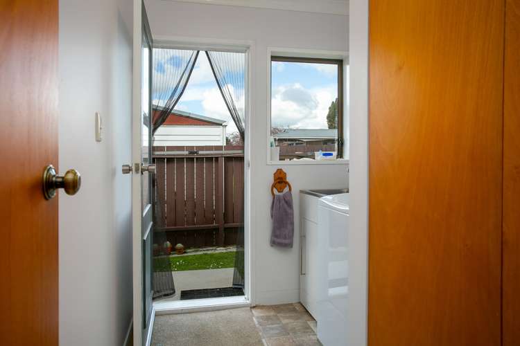 8 Conrad Place Leamington_13