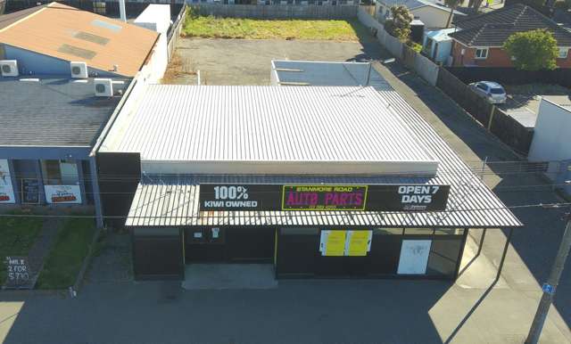 Standalone Building on 1,469m2 of Land