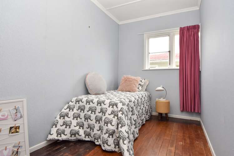 224 High Street South Carterton_12