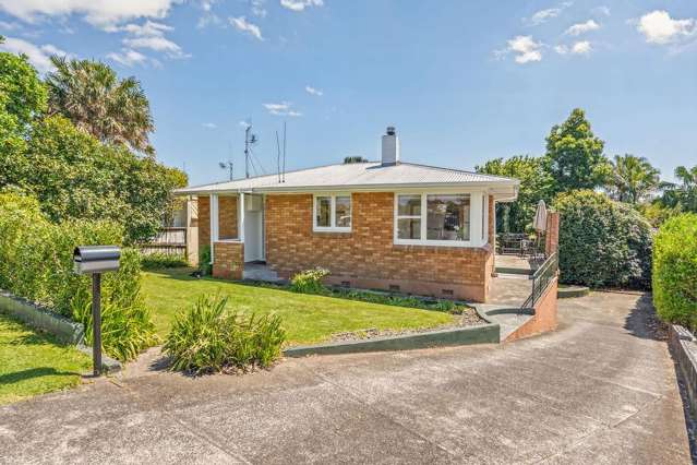 18 Bristol Avenue Brookfield_1