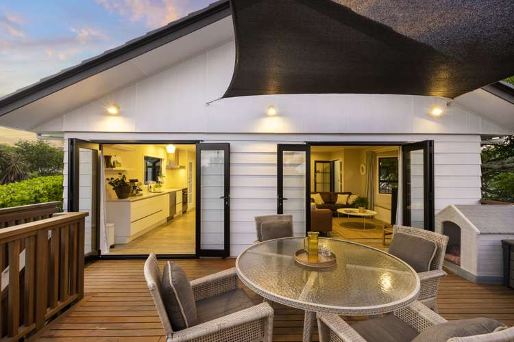 54 Solar Road Glen Eden_28