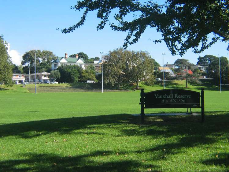 2/1 Tui Street Devonport_5