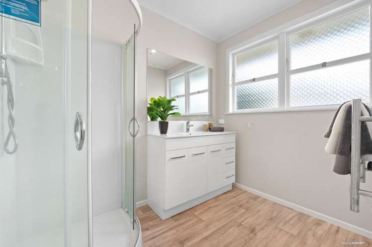 2b Cheriton Road Mellons Bay_8