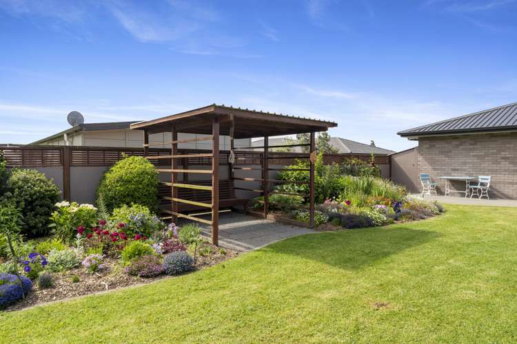 7 Byron Brown Place Otaki Beach_23