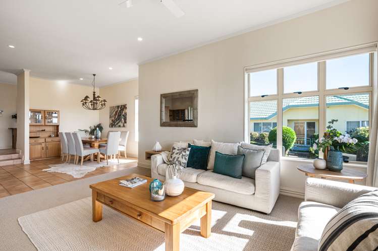 8 Fallsbrook Lane Mangere Bridge_8