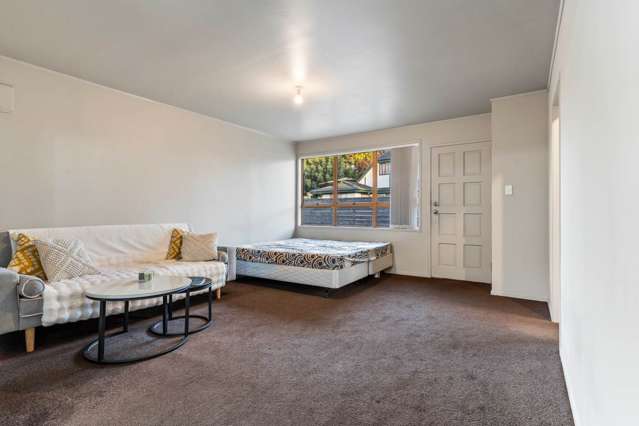 2/41 Challen Close Conifer Grove_4
