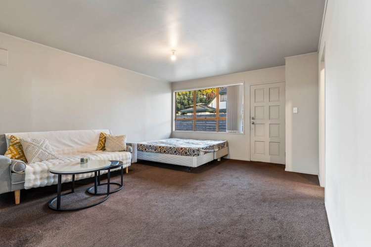 2/41 Challen Close_4