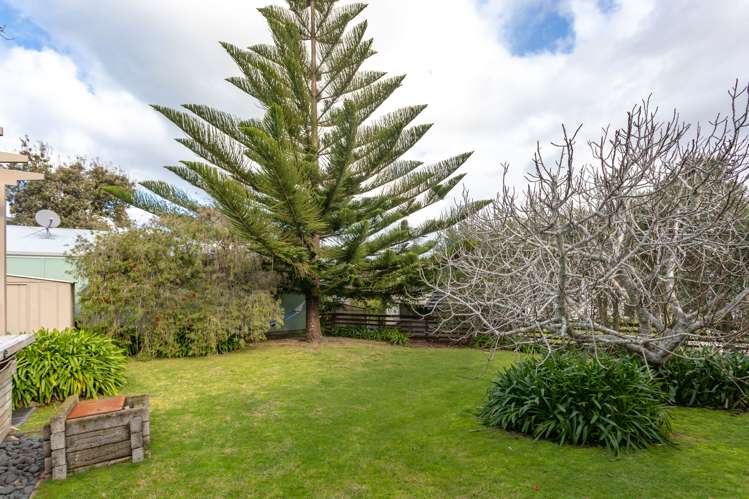 215 Beverley Terrace Whangamata_15