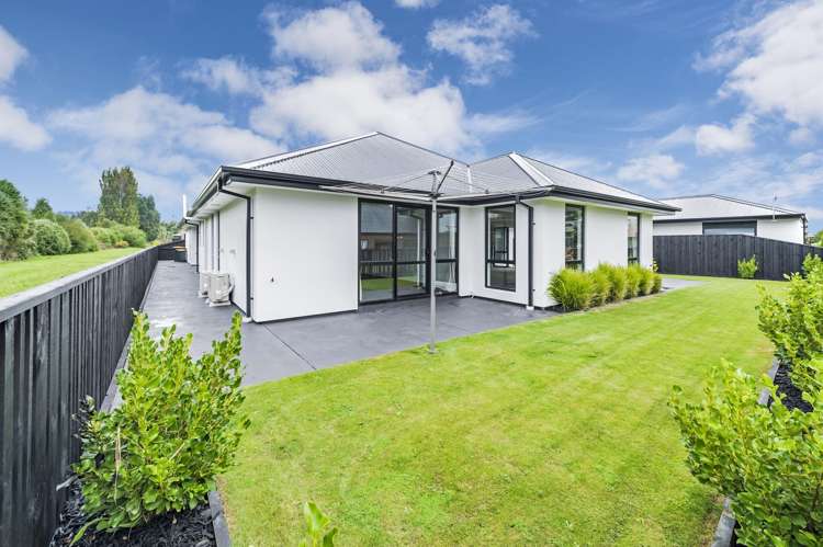 29 Irvines Track Halswell_23