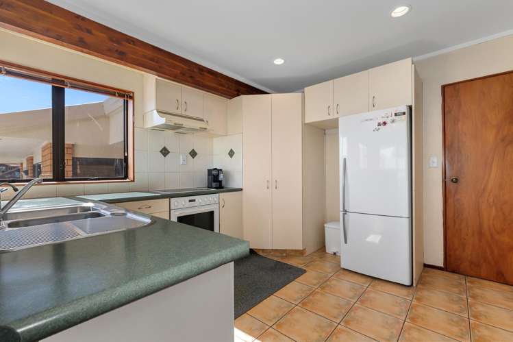 15 Philomel Crest Welcome Bay_20