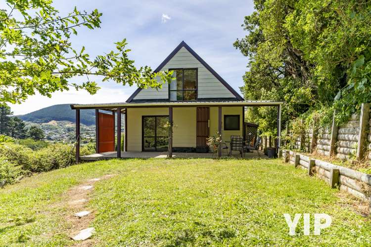 9a Victory Crescent Tawa_13