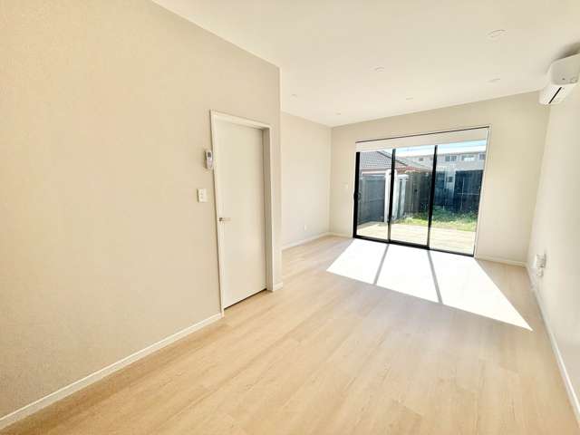 10/113 Moore Street Howick_2