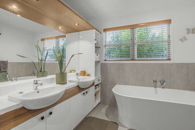 46 Kerkwall Drive Naenae_11