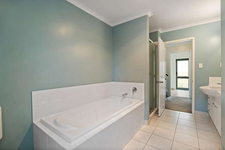 20 Parkwood Crescent Gulf Harbour_18