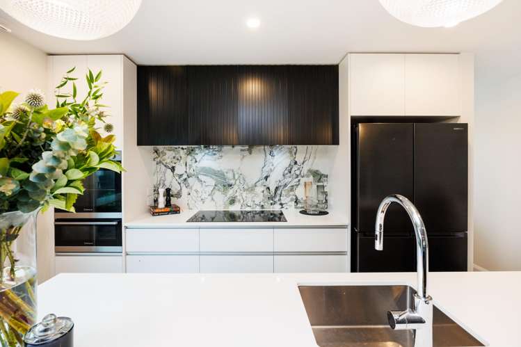 6 Solitude Crescent Kelvin Grove_12