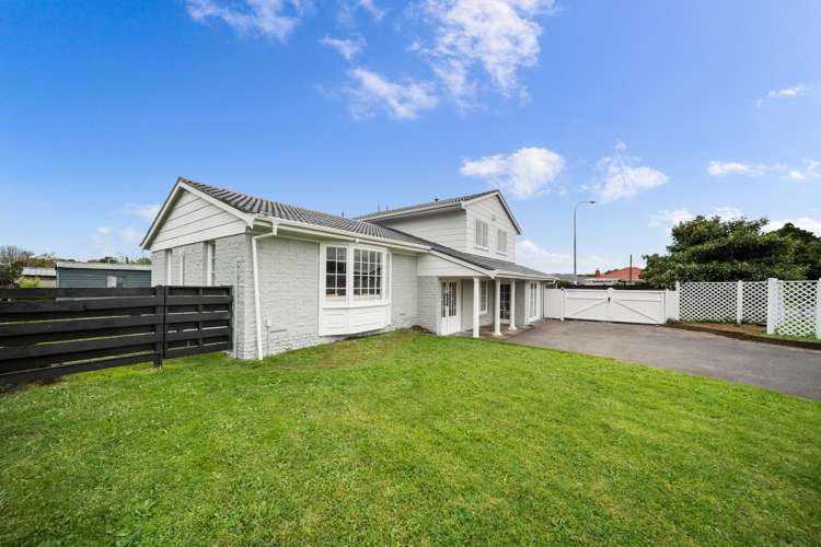 1 Magnolia Avenue Opaheke_16