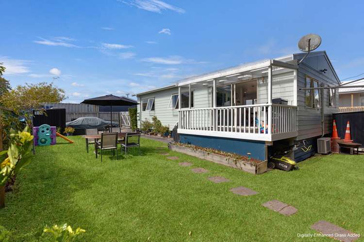 2/137 Awaroa Road Helensville_17