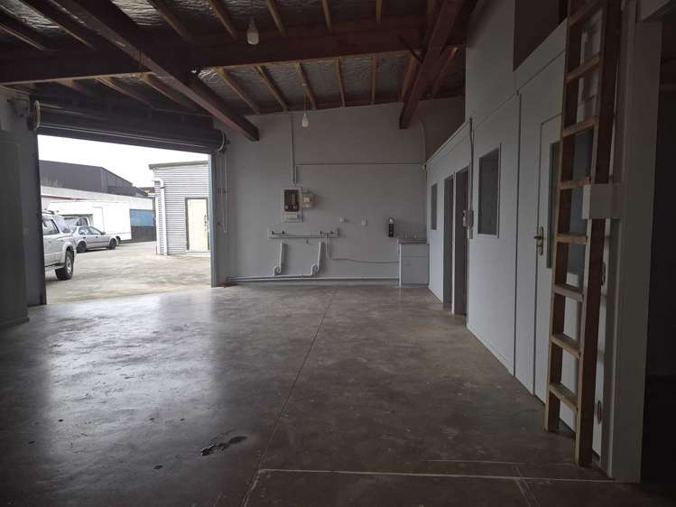 2/29 Broken Hill Road Kenepuru_2