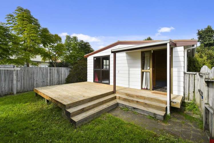 1/12 Balmore Place Wattle Downs_1