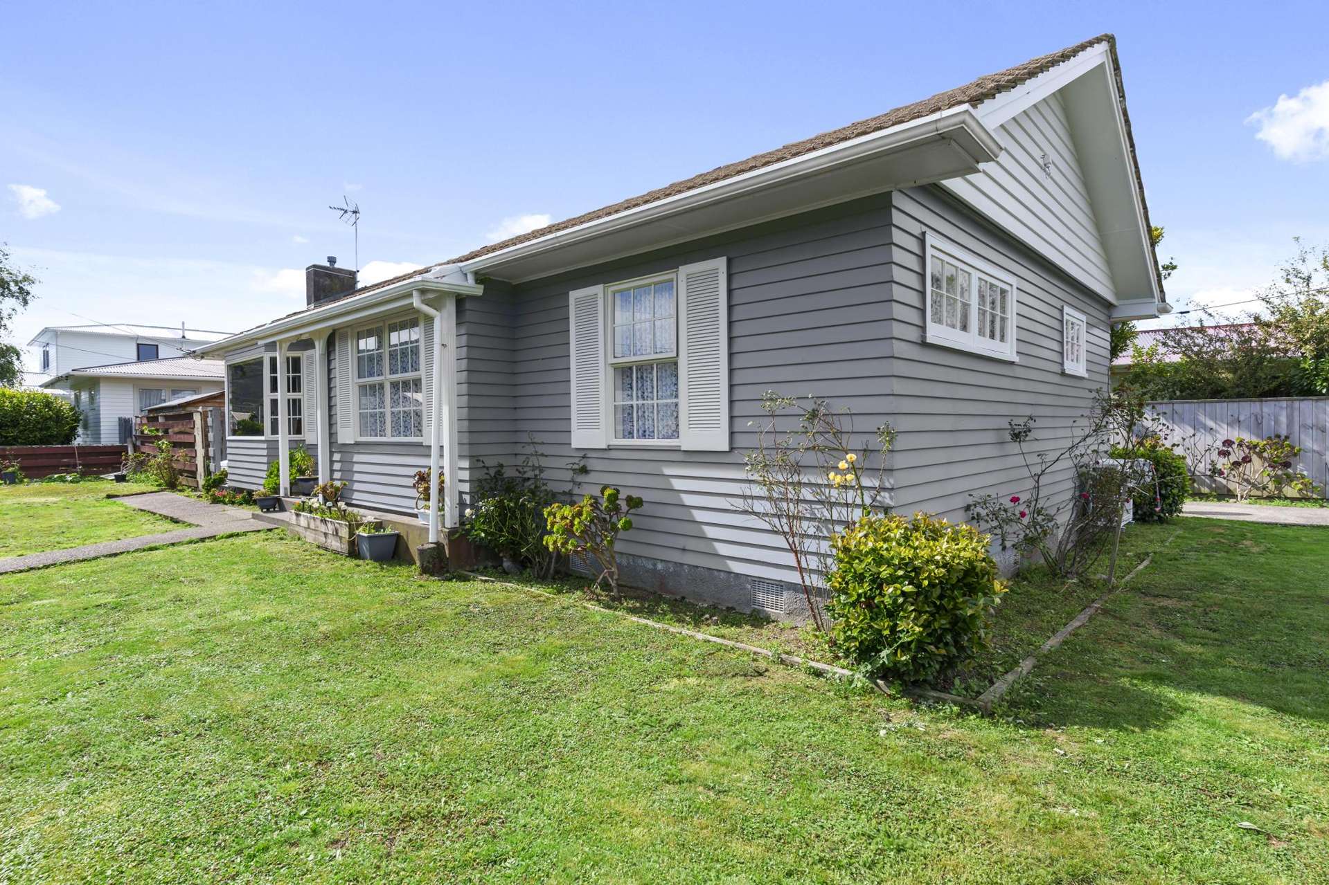 8 Karamu Crescent Wainuiomata_0