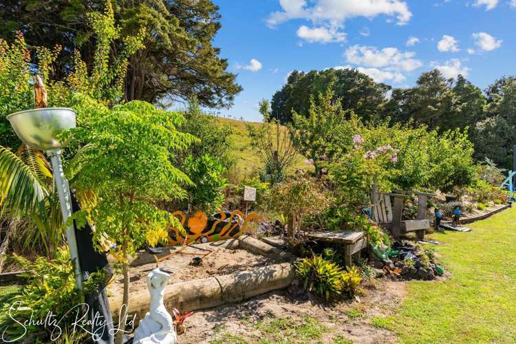 37 Willow Lane Maungaturoto_41