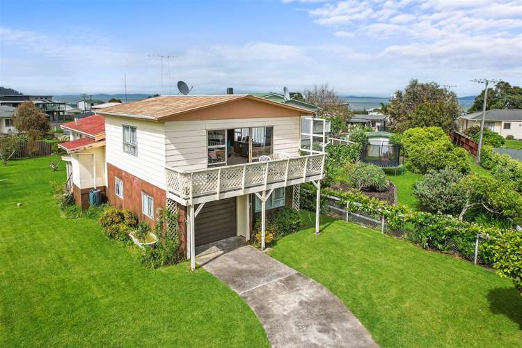 17 West Crescent Te Puru_10