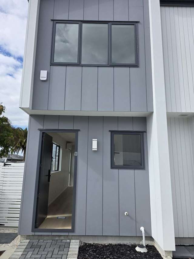 8/234 Te Atatu Road Te Atatu South_1