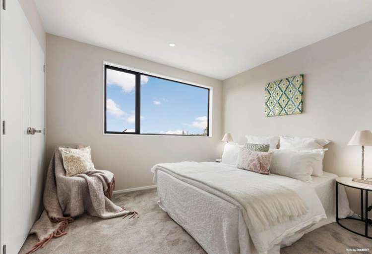 2/53 Archibald Road Kelston_5