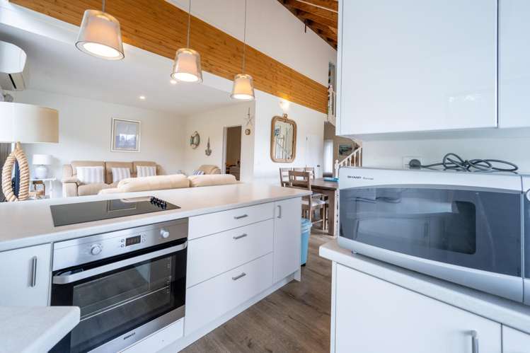 79 Tikao Bay Road Wainui_10