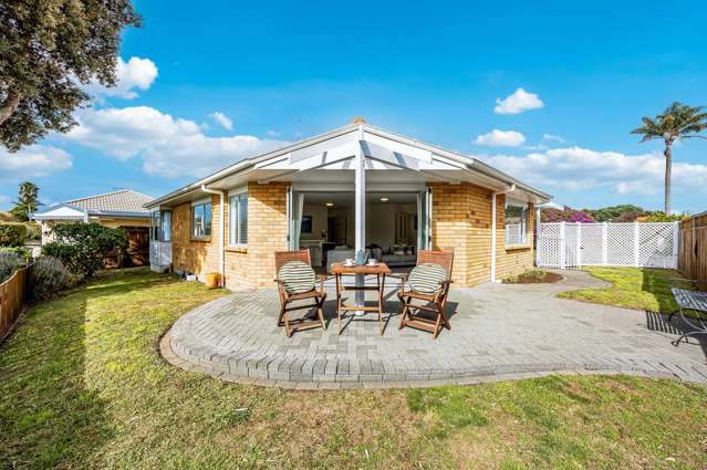8/23 Lakeside Drive Orewa_4