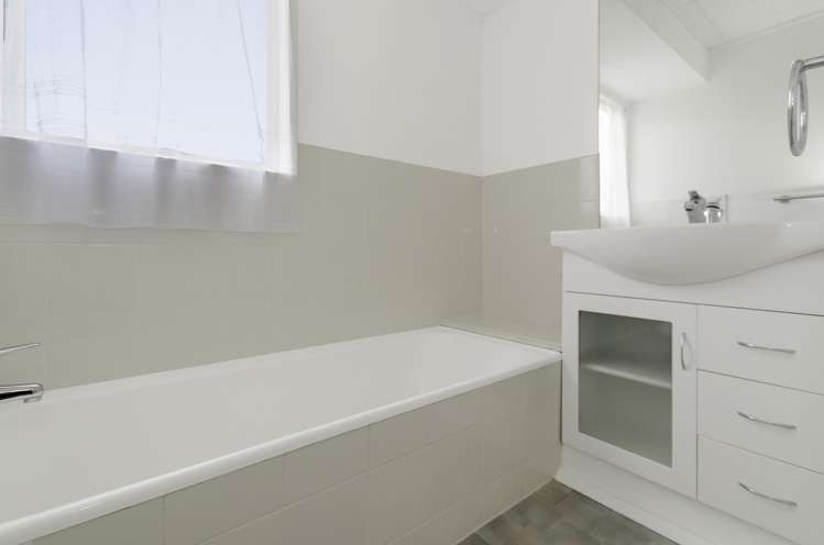 3 Charntay Avenue Clover Park_8