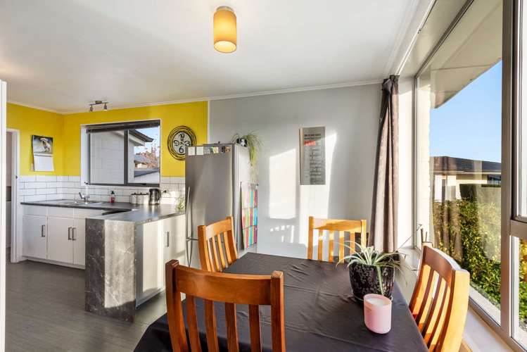 2 Dale Crescent Gore Surrounds_10