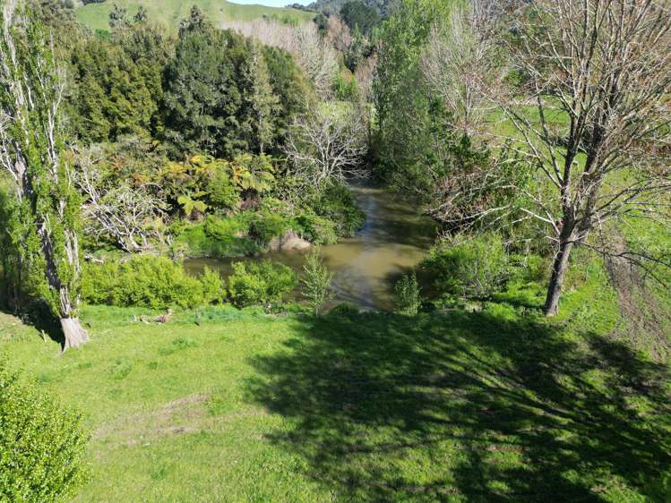 19 Tawa Street Ohura_29
